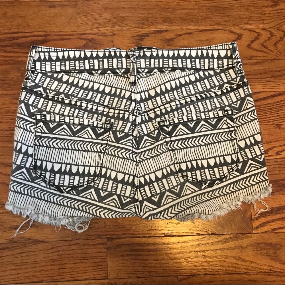 Pacsun high waisted Aztec shorts